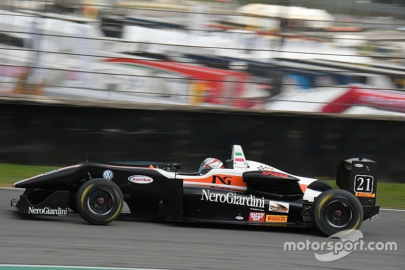 F2000 Italia Trophy: Alessandro Bracalente domina Gara 2 all'Hungaroring