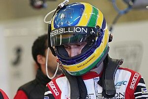 Senna bate em Silverstone e tem fratura no tornozelo