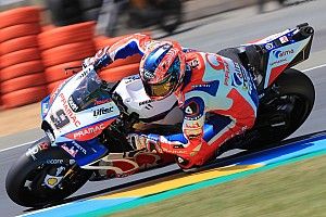 Petrucci celebra pódio após má fase no início do ano