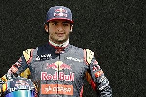 Sainz ontkent dat hij zich te goed voelde voor Toro Rosso