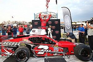 Jon McKennedy takes lead late to win Whelen Modified Tour opener