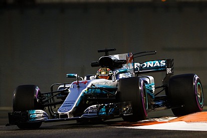 Hamilton snelste op eerste dag in Abu Dhabi, Verstappen blijft steken op P6