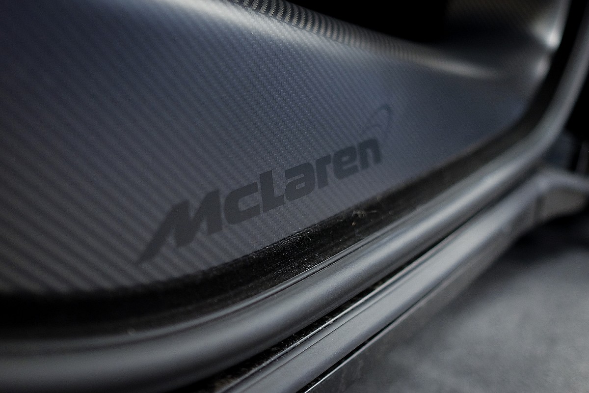A McLaren jogi lépéseket eszközöl a 'sürgős” refinanszírozás biztosítása érdekében