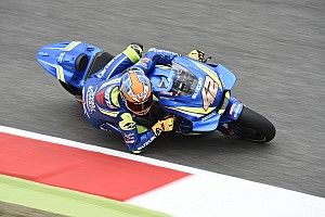 Rins: “Tengo el hombro tocado”