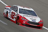 Ryan Blaney supera  a Kevin Harvick y gana Etapa 1 en  Kansas