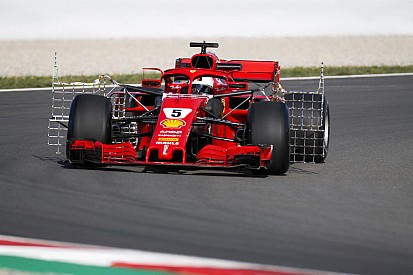A Ferrari megtartotta az illegális halós tükrét: óriási mérőműszerek az SF71H-n