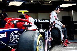 Piloto suspenso da F2 queria slogan de Trump em seu carro