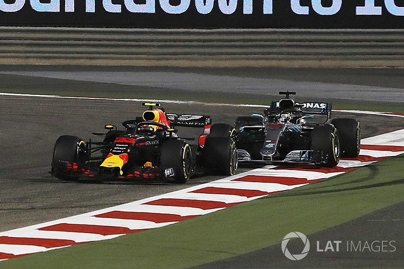 Verstappen giustifica gli attacchi di Lewis: "Ha detto quelle cose a caldo"