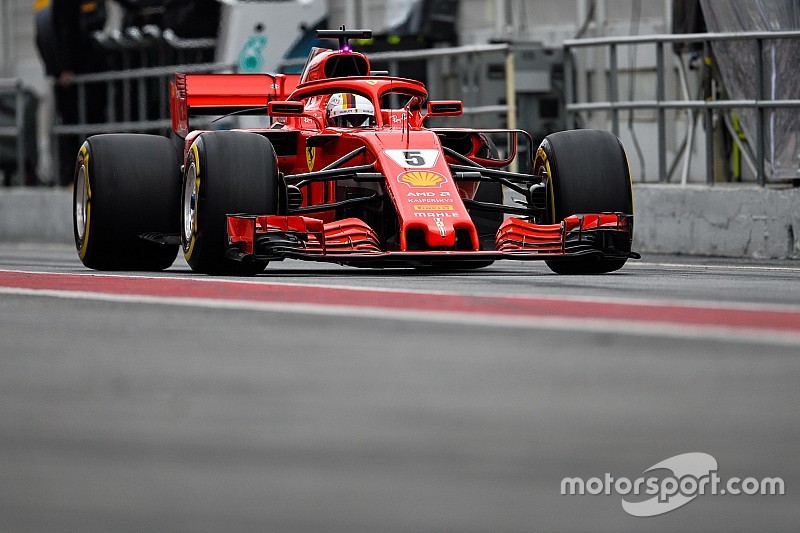 Vettel dice que Mercedes comienza el año como favorito