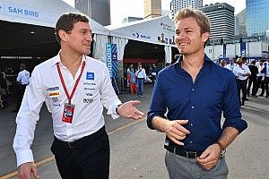 Rosberg guiará novo carro da F-E em demonstração pública