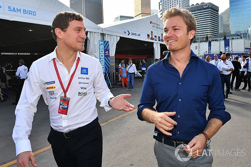 Rosberg guiará novo carro da F-E em demonstração pública