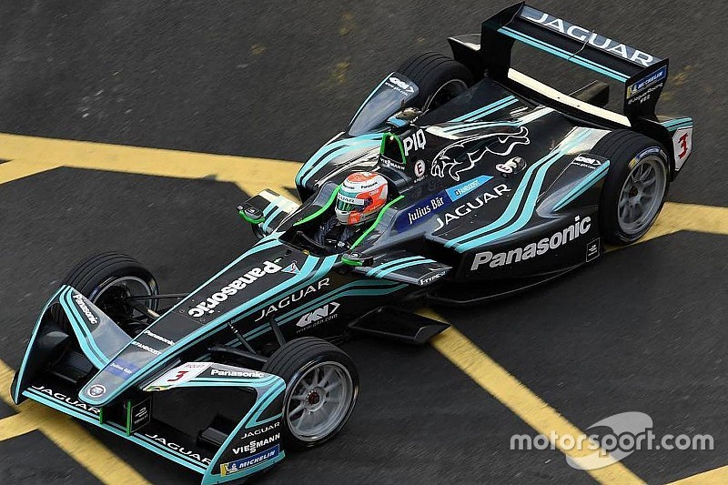 Mesmo fora do top-10, Nelsinho aprova estreia na Jaguar