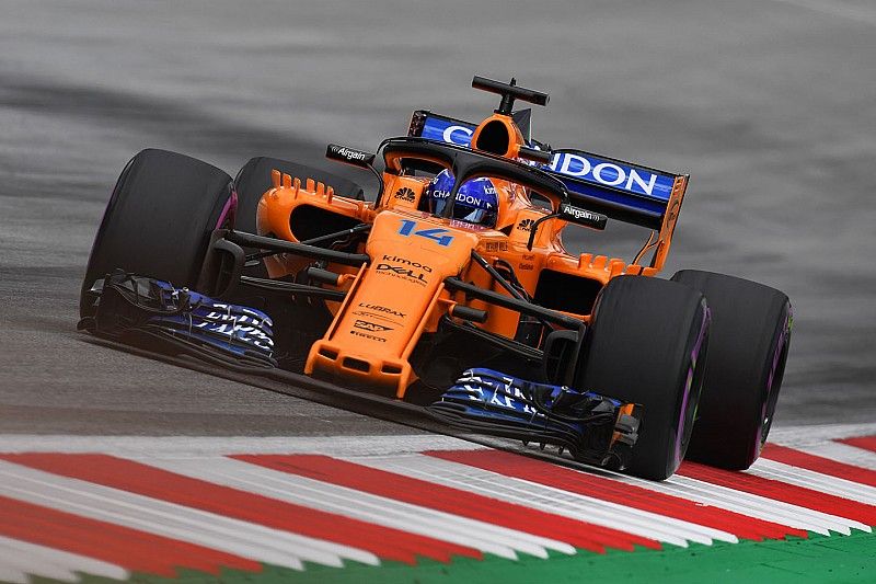 Alonso start vanuit pitstraat na wissel van voorvleugel