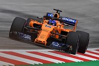 Alonso start vanuit pitstraat na wissel van voorvleugel