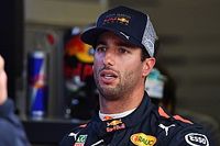 Ricciardo boccia la strategia Red Bull: "Lasciato sempre davanti solo, non è corretto!"