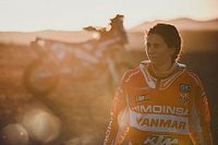 Una herida cerca de la femoral hace abandonar a Rosa Romero