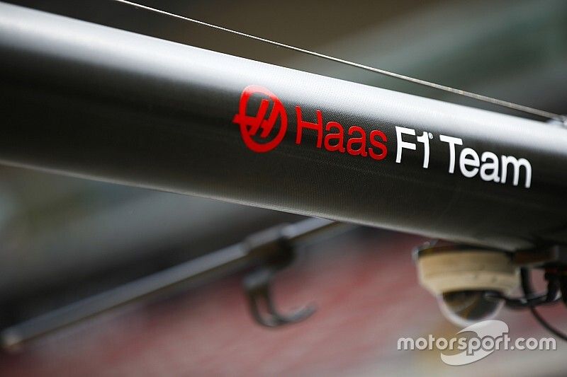 Без золотого. Haas вернулась к прежним цветам