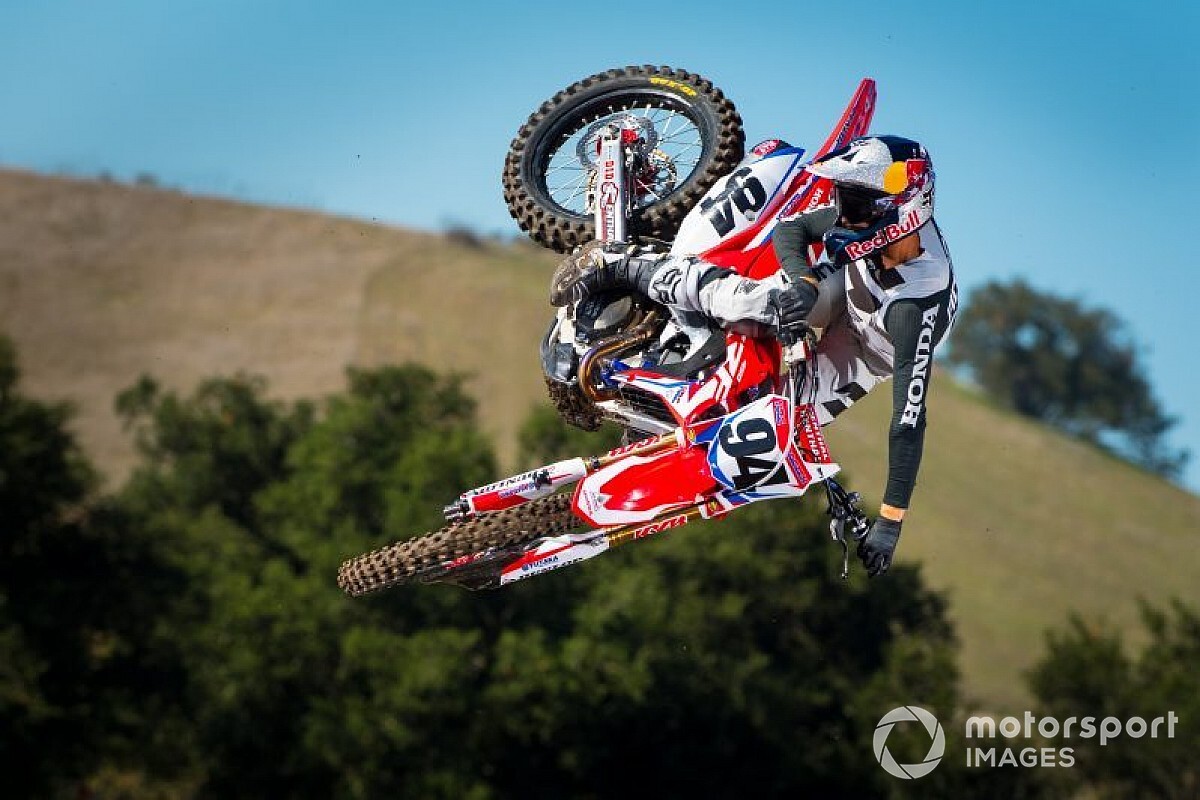 Ken Roczen Hat-trick Seri Indianapolis