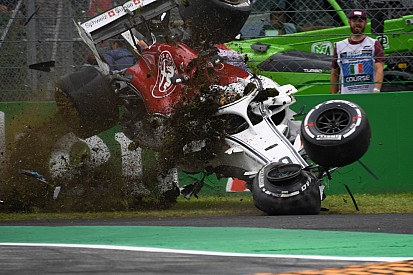 Sainz espère que la F1 va abandonner le "dangereux" DRS