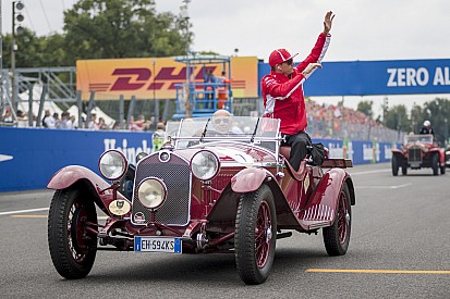 Képeken az F1-es retro versenyzői parádé az Olasz Nagydíjról