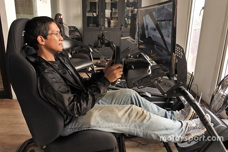 Balap simulator antar Rama ke Jerman