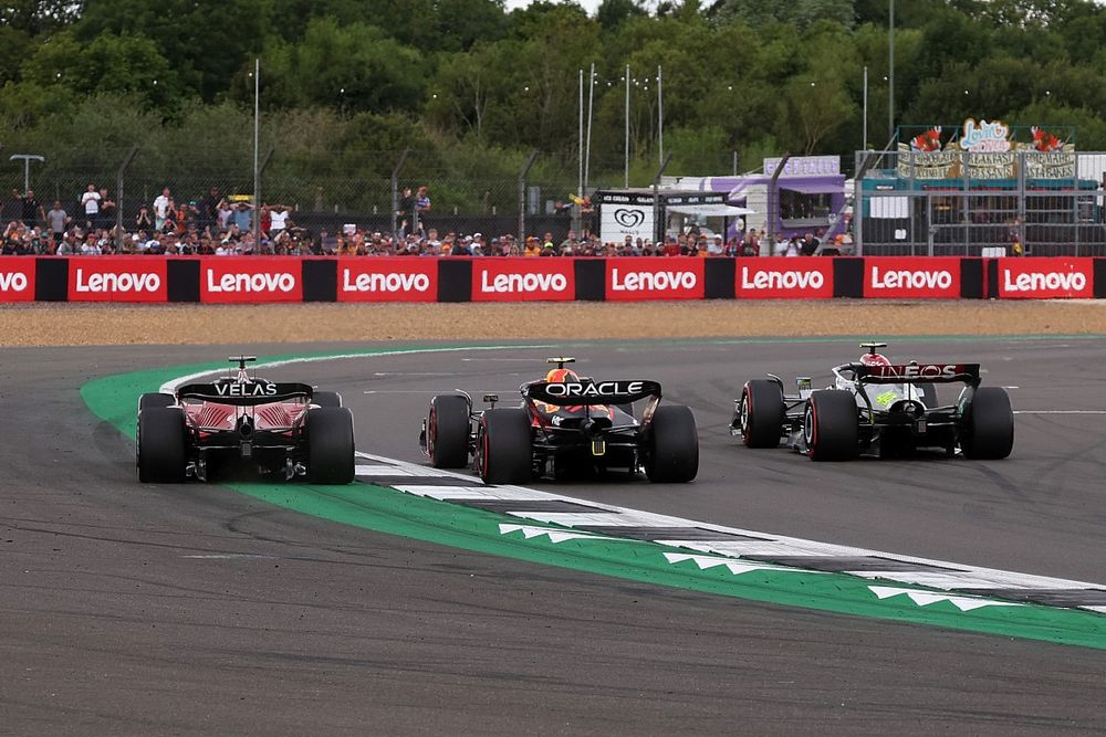 F1 | Horner stupito: "Perché Ferrari non ha fatto doppia sosta?"