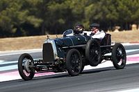 Фото дня: Феттель получил во Франции новую модель Aston Martin
