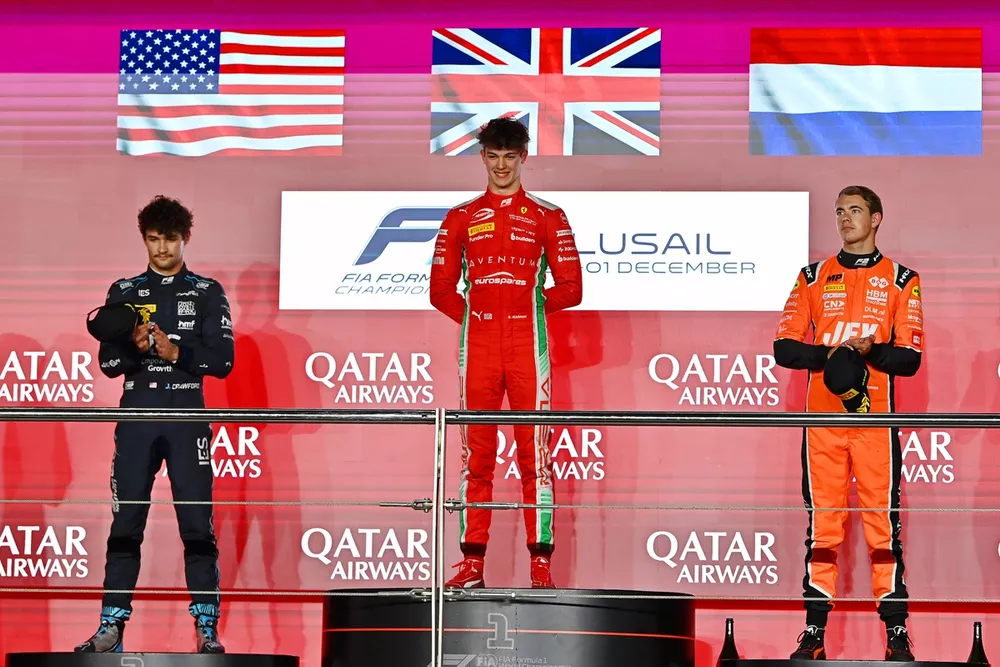 Oliver Bearman, PREMA Racing, Jak Crawford, DAMS, Richard Verschoor, MP Motorsport, op het podium