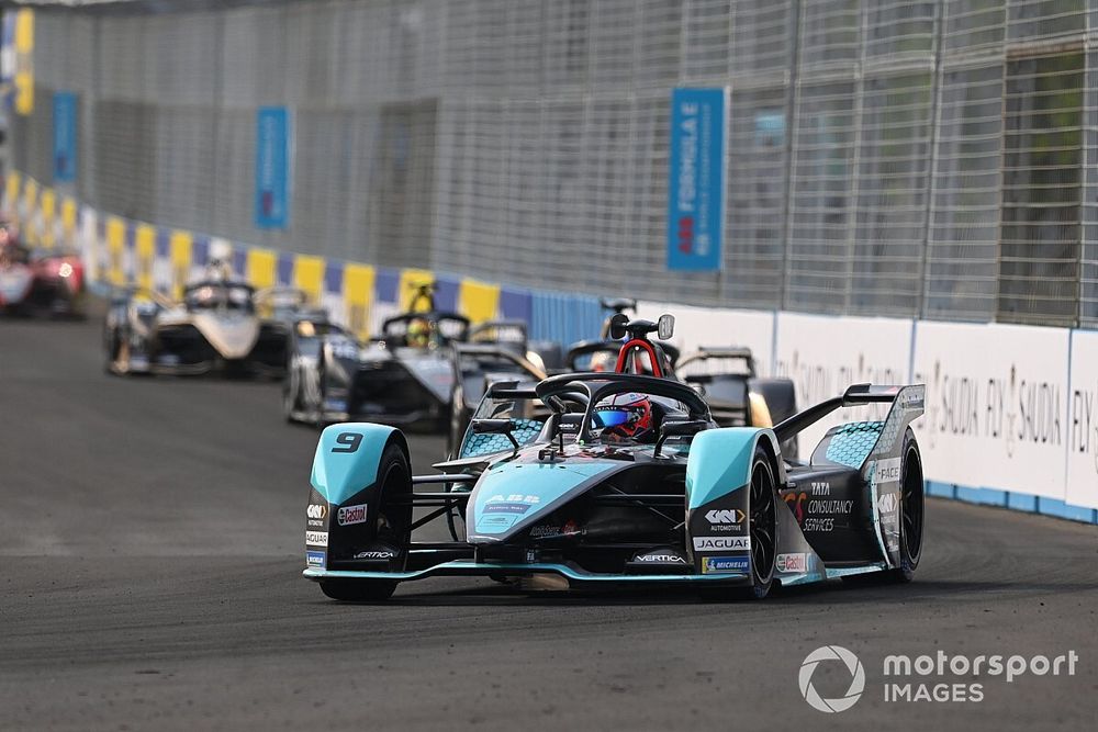 Jakarta E-Prix: Evans beats Vergne to win thriller in Indonesia