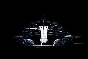 Újabb remek felvételek a Mercedes F1-es tesztjéről