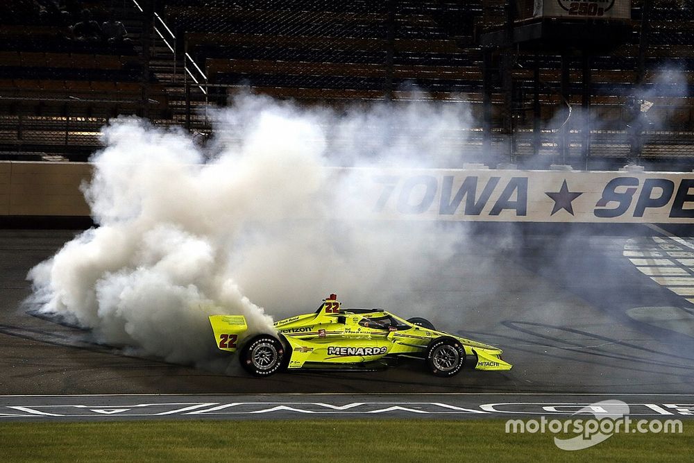 Pagenaud van laatste plek naar P1 in Iowa, Van Kalmthout valt uit