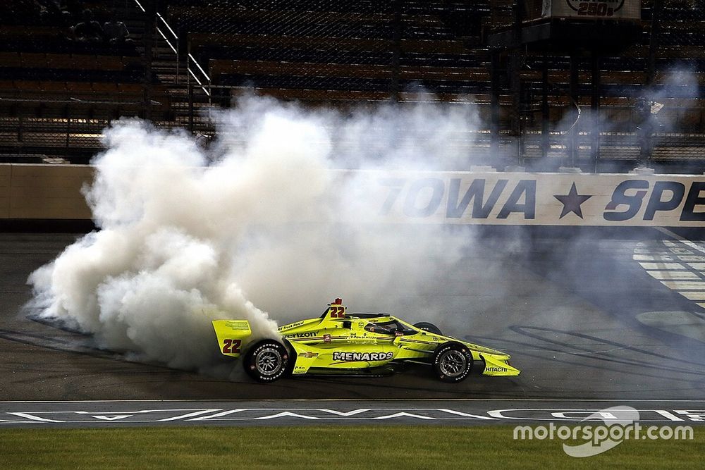 Race Winner Simon Pagenaud, Team Penske Chevrolet