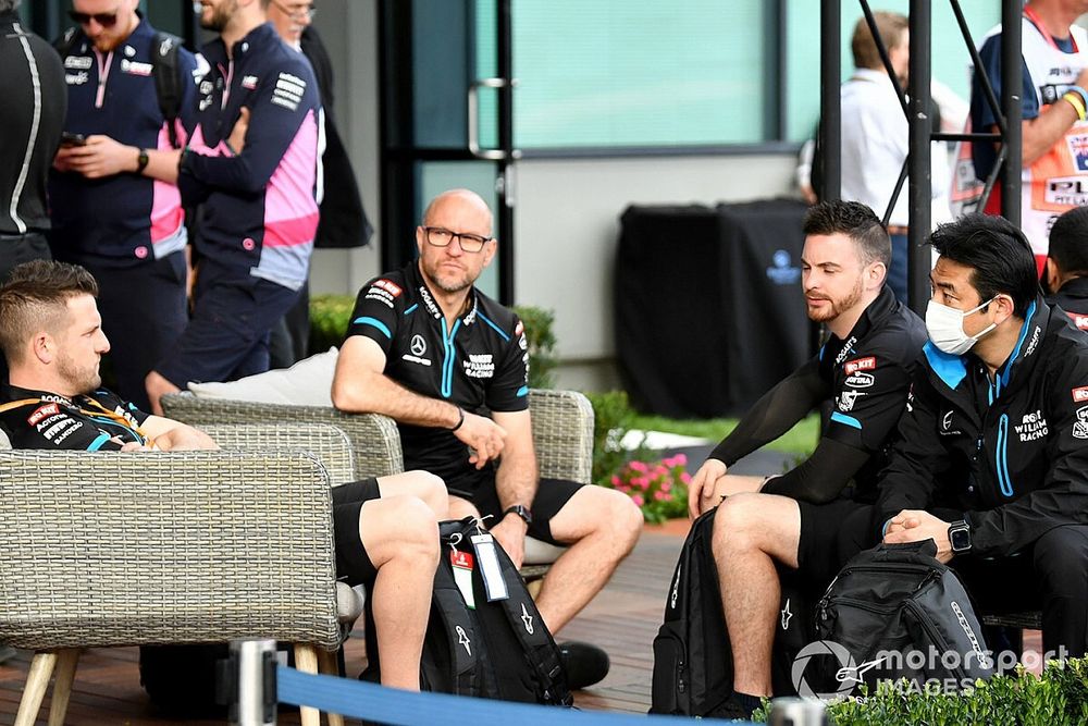 Williams mechanics in the paddock