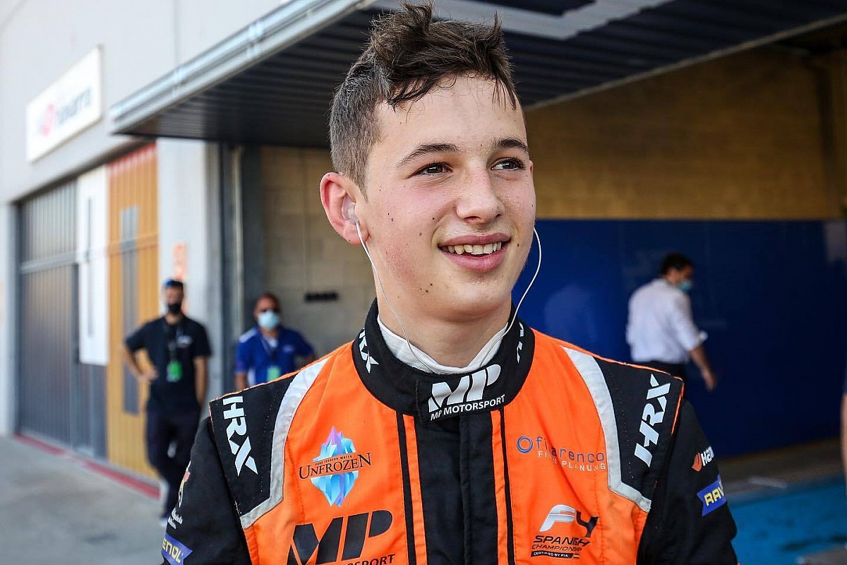 Josh Dufek sur le podium dès ses débuts en F4 espagnole