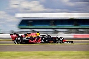Verstappen positief over ontwikkeling: “Auto is voorspelbaarder”