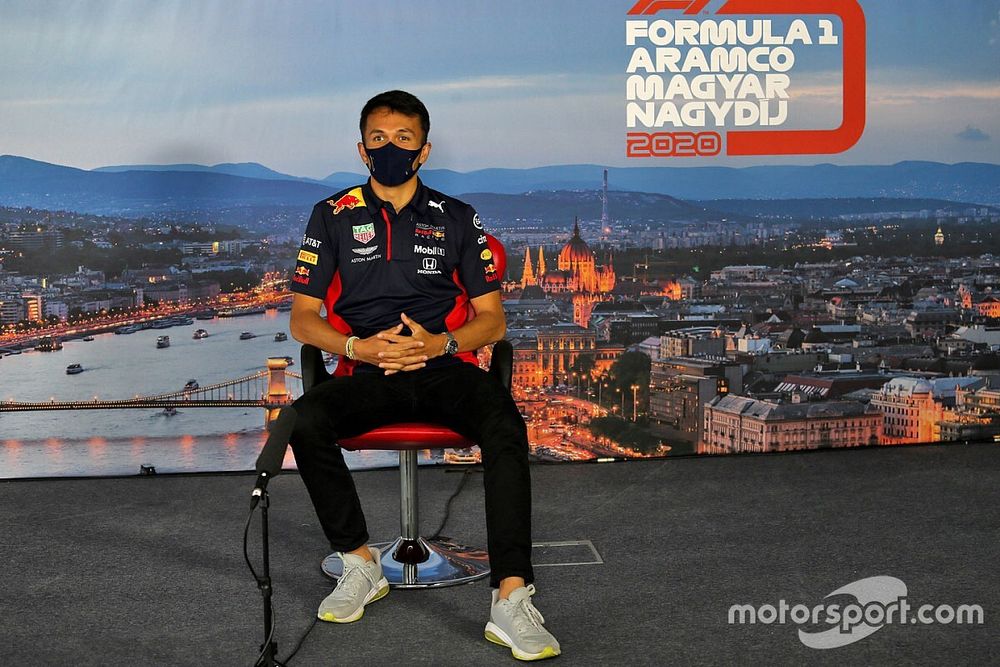 Albon: amint megszokom az autót, jönni fog a tempó is