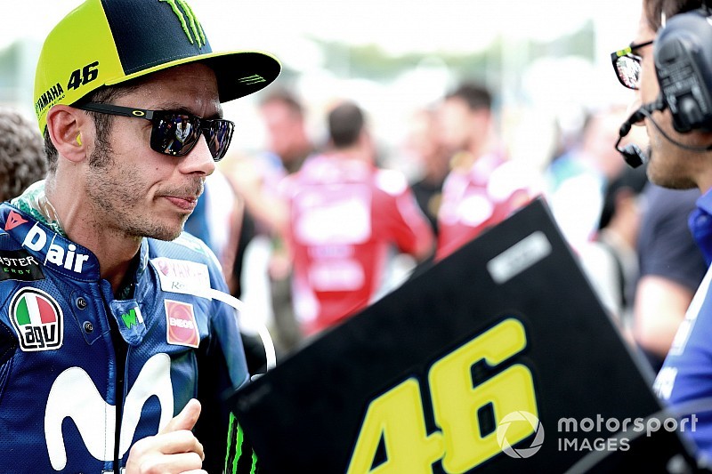 Rossi: "Hemos hablado con los peces gordos de Yamaha, pero no sé si el mensaje ha llegado"