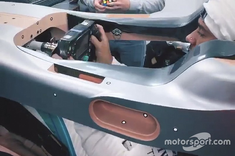 Mercedes a dévoilé le moulage de baquet de Hamilton