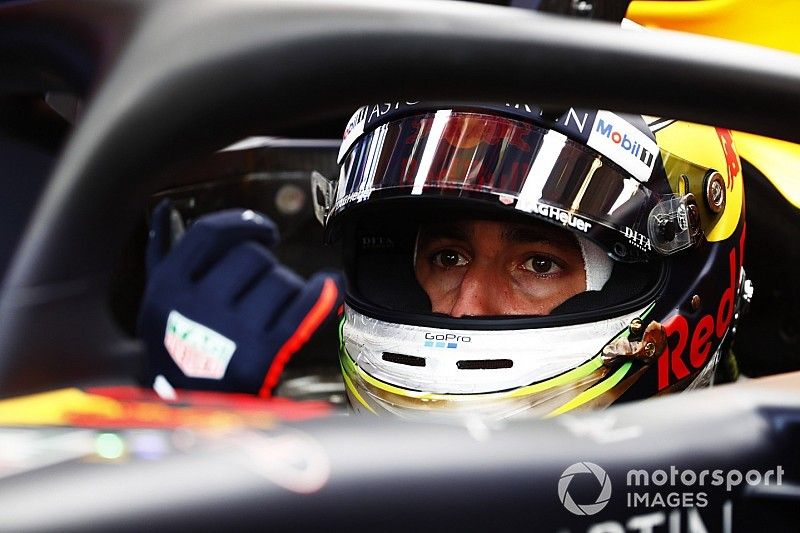 Ricciardo continúa con su calvario y penaliza en Brasil