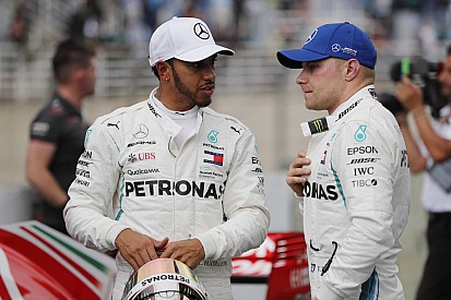 „Hamilton élete formájában van, Bottasnak meg kell látogatnia egy sportpszichológust” – mondja Brundle