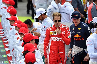 ÉLŐ F1-ES MŰSOR: A nagy Verstappen-balhé, Vettel és Hamilton is büntetést érdemelt?