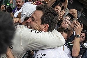 A Ferrari legnagyobb rekordját állíthatja be a Mercedes az F1-ben