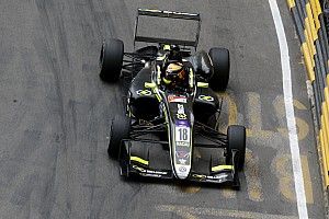 Ilott ébahi d'avoir évité le crash avec Sato