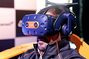 HTC выпустила VR-шлем в особенном дизайне от McLaren