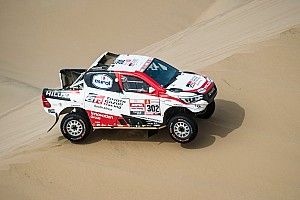 Alonso a Toyota Dakar-autóját teszteli Dél-Afrikában