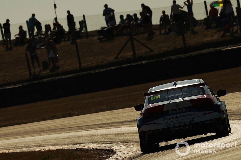 BTCC Snetterton: Turkington dominates opener from Hill