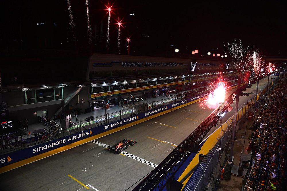 Singapur GP: Perez, Monako'dan sonra ilk kez kazandı, Verstappen 7. oldu!