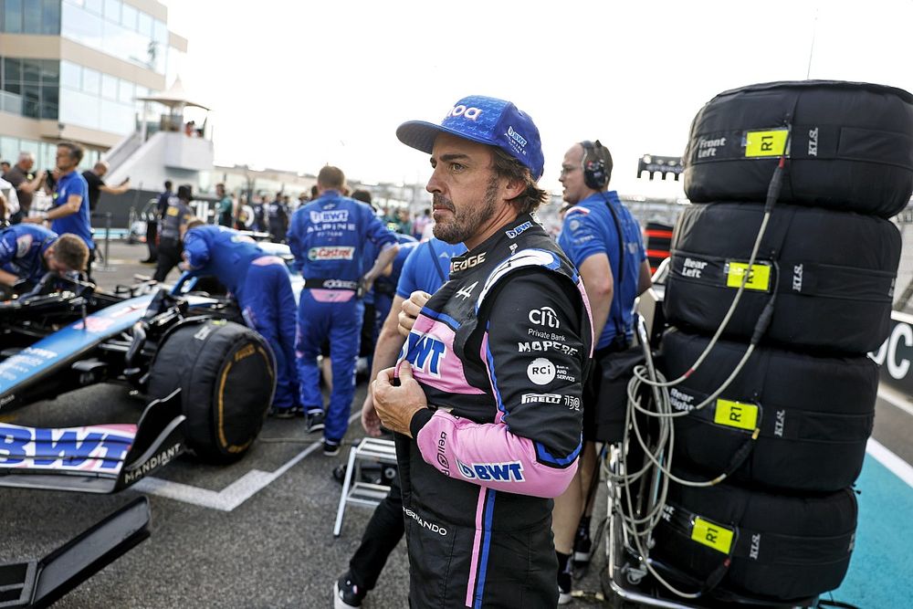 Fernando Alonso, Alpine F1 Team, on the grid