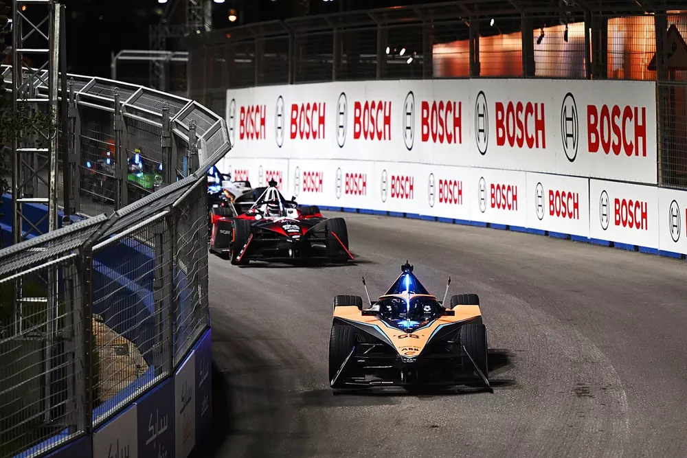 Rene Rast,  McLaren Formula E Team, e-4ORCE 04, Pascal Wehrlein, Porsche, Porsche 99X Electric Gen3