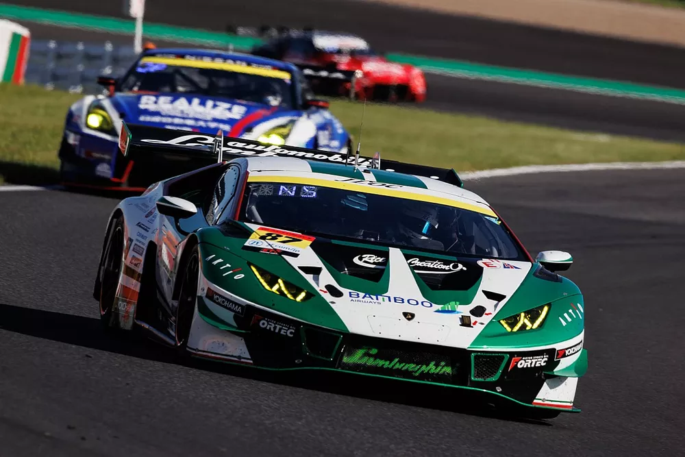 新型Evo2の88号車を予選・決勝で上回った87号車ランボルギーニ、BoPも